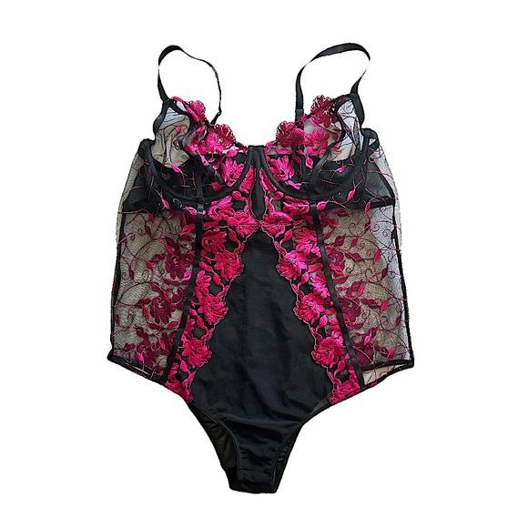 Torrid TWO TONE FLORAL FUCHSIA EMBROIDERED MESH BODYSUIT Size 2X - Picture 2 of 14